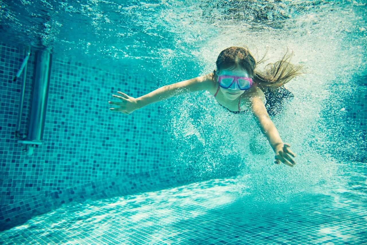 The Ultimate Guide to Robotic Pool Cleaners: Why the Xbenbot HydroPuls Is Your New Poolside BFF