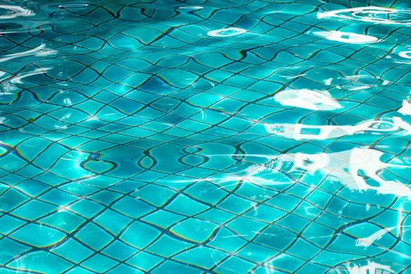 5 Ways Smart Pool Controllers Are Revolutionizing Pool Maintenance